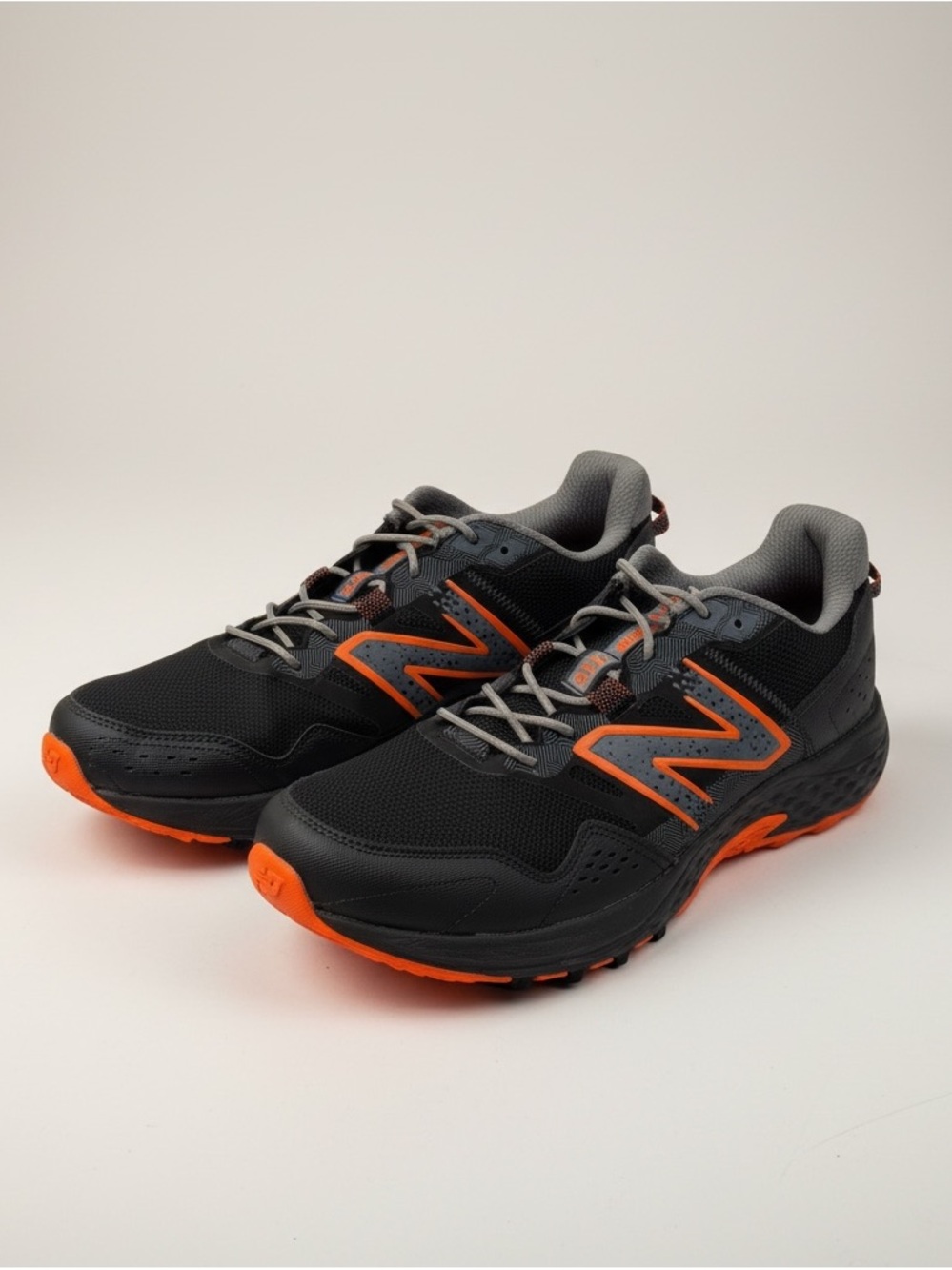 New Balance Shoes Men Size 10 Sneakers Trail Running Shoes Gray Orange